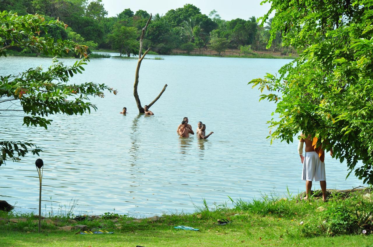 Thuduwa Camp Hotell Embilipitiya Exteriör bild